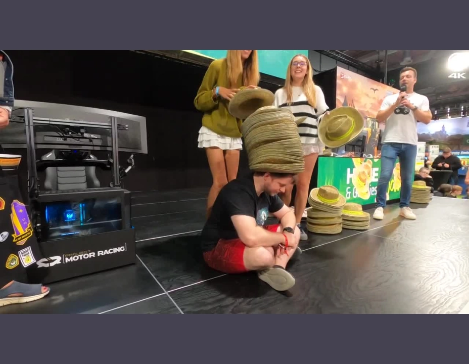 Landwirtschafts-Simulator 25 - Giants Bühnenshow mit der Hüte Show @ gamescom