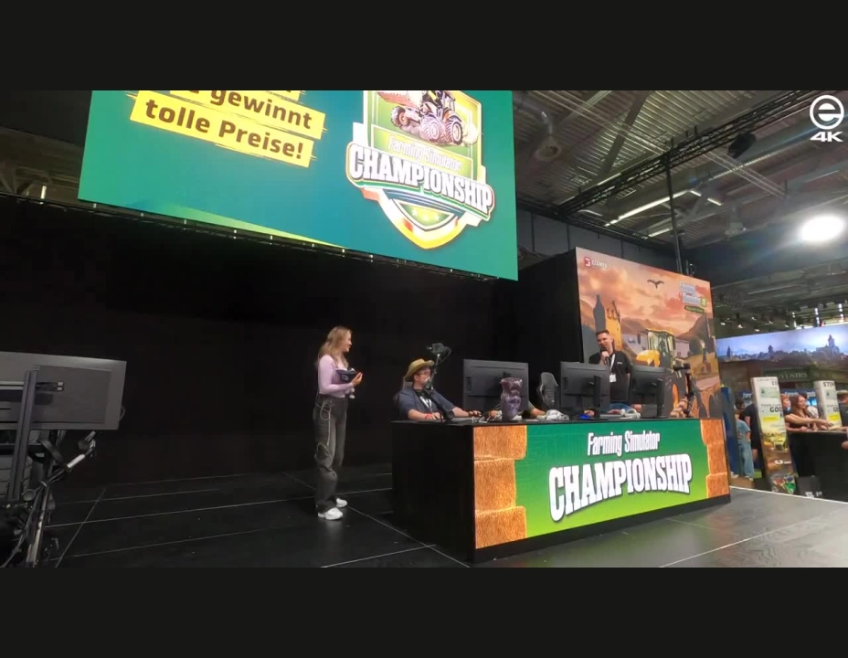 Landwirtschafts-Simulator 25 - Giants Bühnenshow mit der Bale Stacking Challange @ gamescom